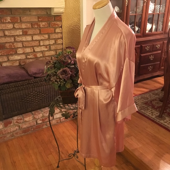 •NWOT• Victoria's Secret Pastel Pink Satin Robe - Picture 5 of 12